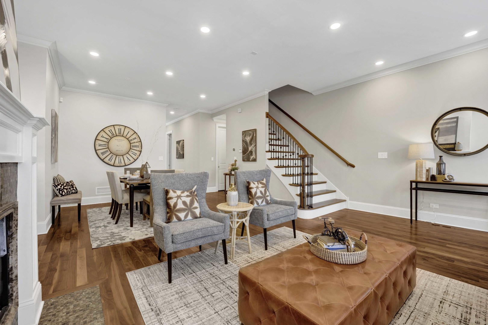 1433 W Winnemac Avenue