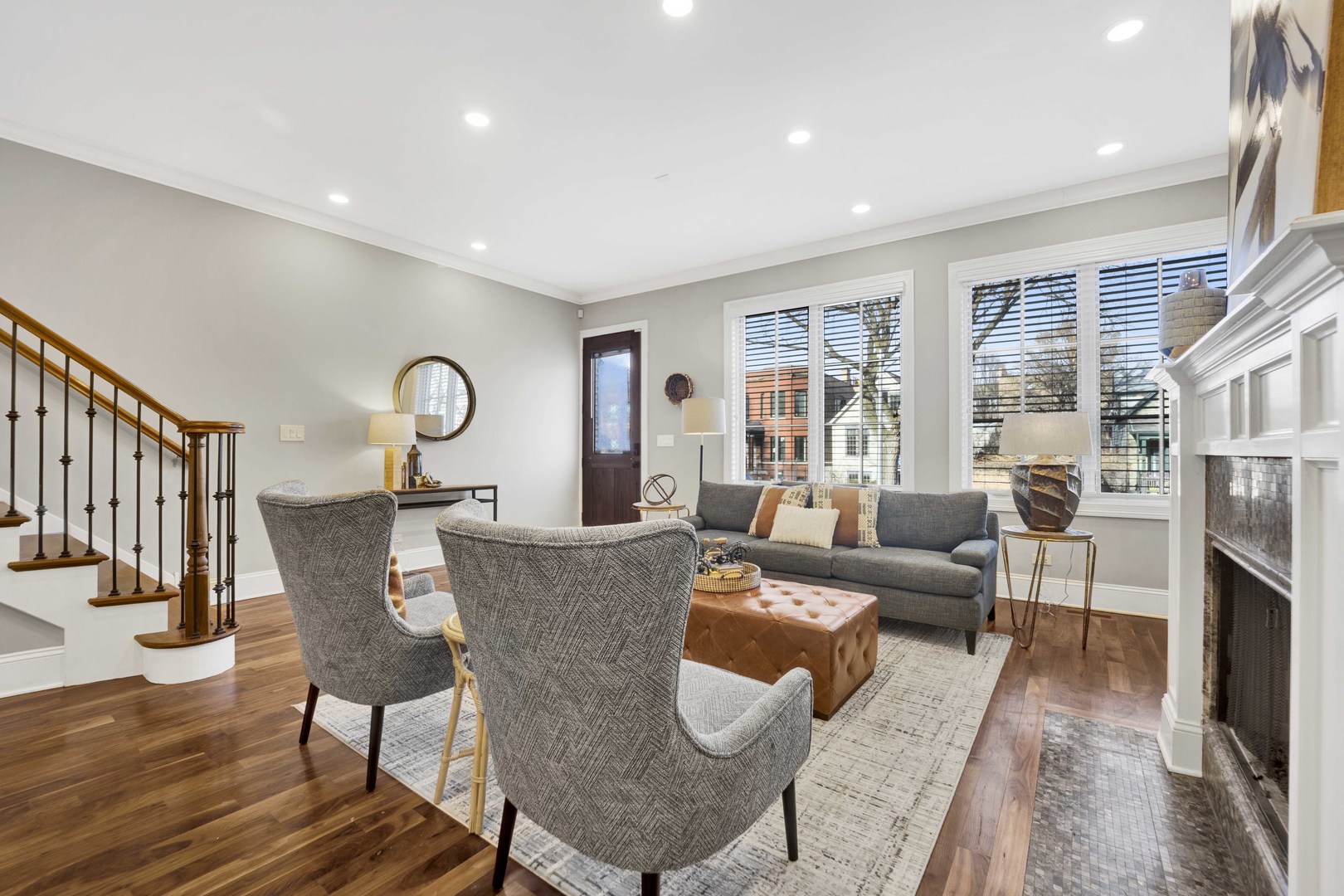 1433 W Winnemac Avenue