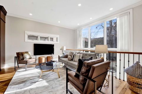 Tiny photo for 1433 W Winnemac Avenue, Chicago, IL 60640 (MLS # 12543415)