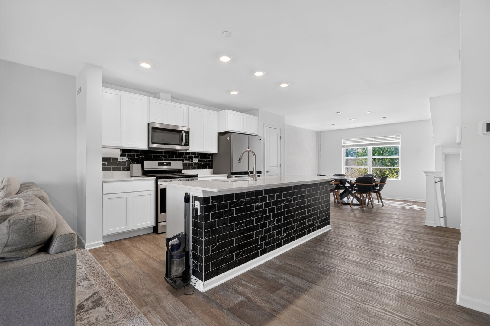 17317 Roscommon Road