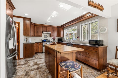 Tiny photo for 1324 Snowberry Lane, Crystal Lake, IL 60014 (MLS # 12670043)