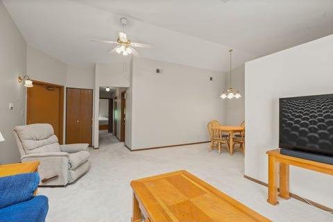 Tiny photo for 1410 W Partridge Lane #6, Arlington Heights, IL 60004 (MLS # 12742428)