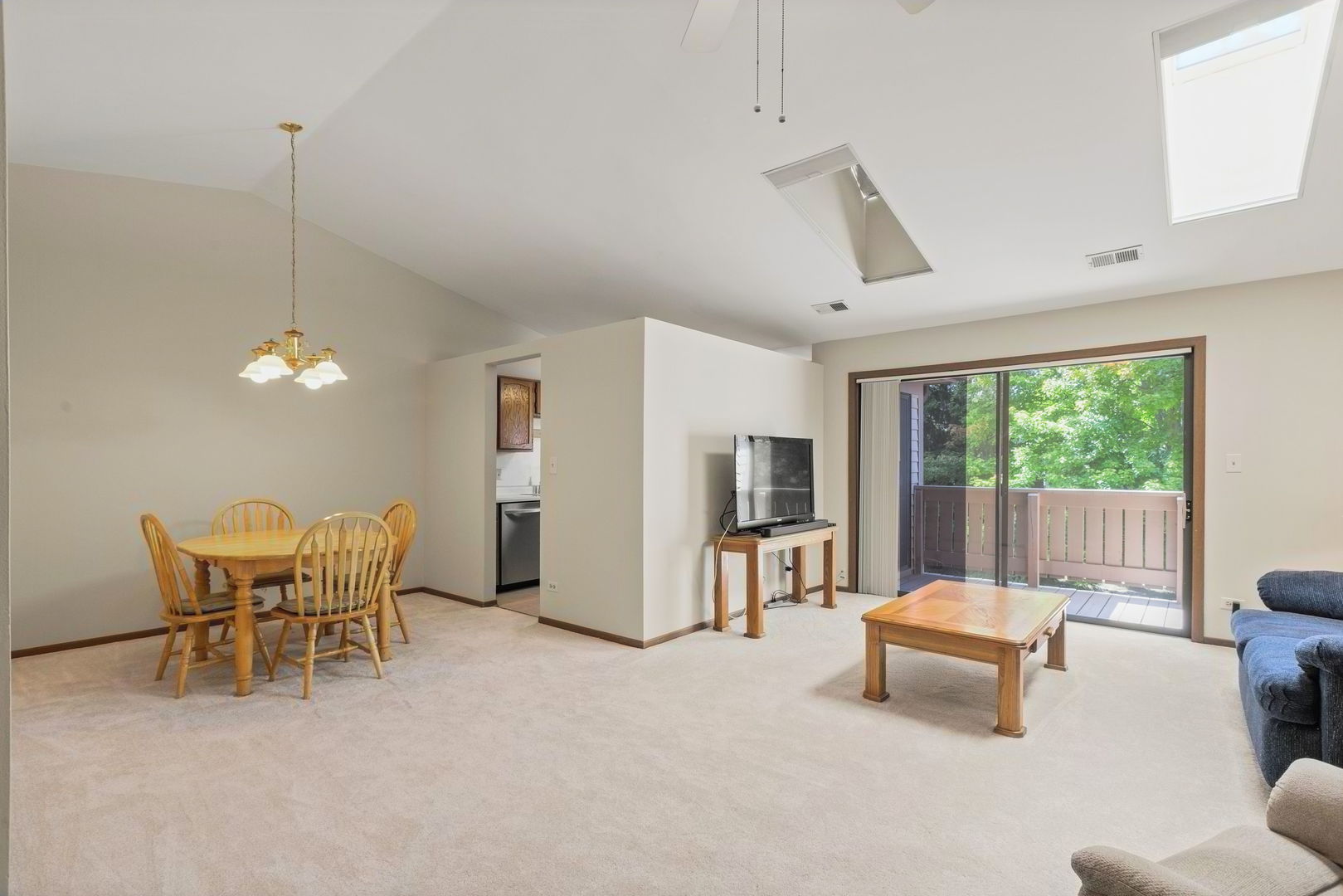 1410 W Partridge Lane 6