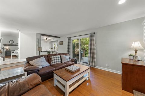 Tiny photo for 800 N Ashbury Avenue, Bolingbrook, IL 60440 (MLS # 12451108)