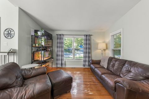 Tiny photo for 800 N Ashbury Avenue, Bolingbrook, IL 60440 (MLS # 12451108)