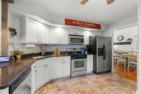 Tiny photo for 800 N Ashbury Avenue, Bolingbrook, IL 60440 (MLS # 12451108)