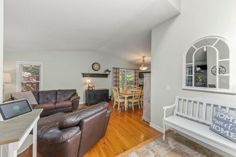 Tiny photo for 800 N Ashbury Avenue, Bolingbrook, IL 60440 (MLS # 12451108)