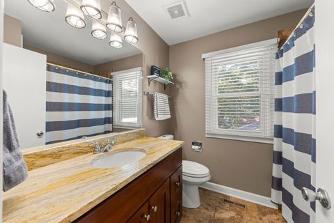 Tiny photo for 800 N Ashbury Avenue, Bolingbrook, IL 60440 (MLS # 12451108)