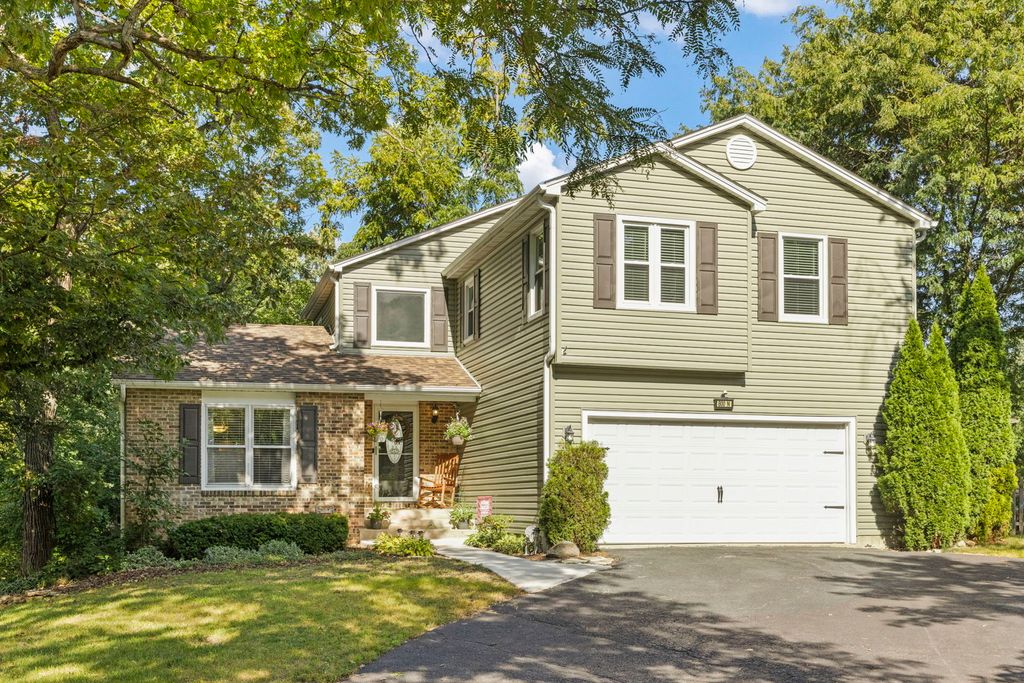 Photo for 800 N Ashbury Avenue, Bolingbrook, IL 60440 (MLS # 12451108)