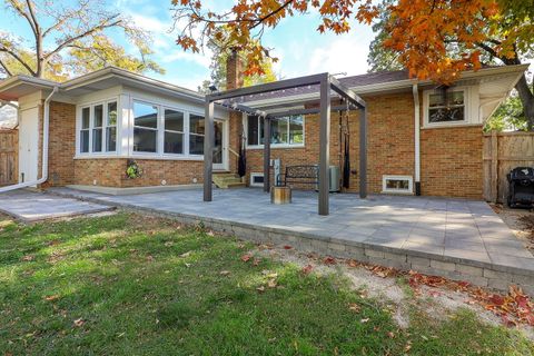 Tiny photo for 1 W Logan Street E, Lemont, IL 60439 (MLS # 12505318)