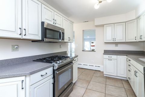 Tiny photo for 1 W Logan Street E, Lemont, IL 60439 (MLS # 12505318)