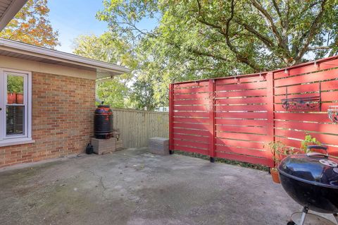 Tiny photo for 1 W Logan Street E, Lemont, IL 60439 (MLS # 12505318)