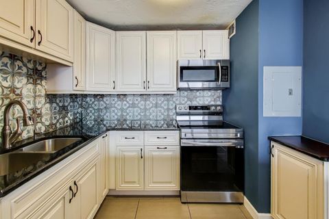 Tiny photo for 5740 N Sheridan Road #12E, Chicago, IL 60660 (MLS # 12594291)