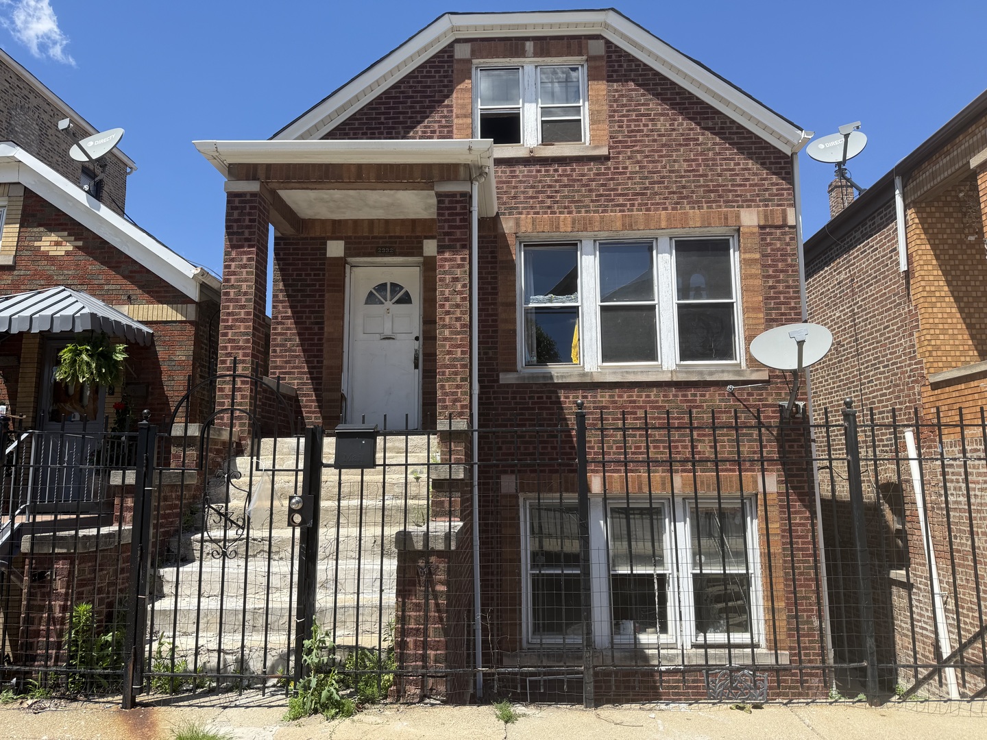 2332 W 24th Place