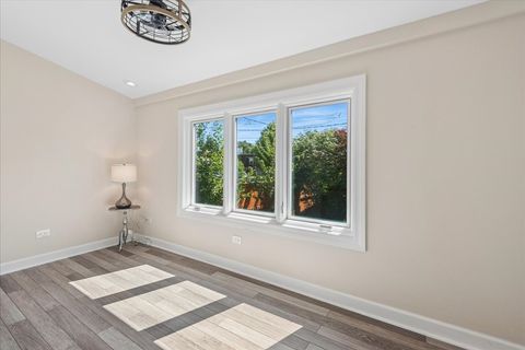 Tiny photo for 5905 N Melvina Avenue, Chicago, IL 60646 (MLS # 12682532)