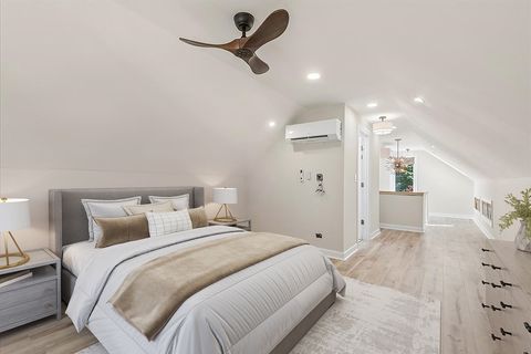 Tiny photo for 5905 N Melvina Avenue, Chicago, IL 60646 (MLS # 12682532)