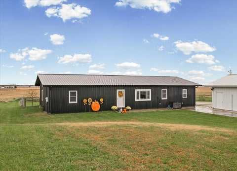 Photo of 1523 COUNTY ROAD 3300 N, Rantoul, IL 61866 (MLS # 12786313)