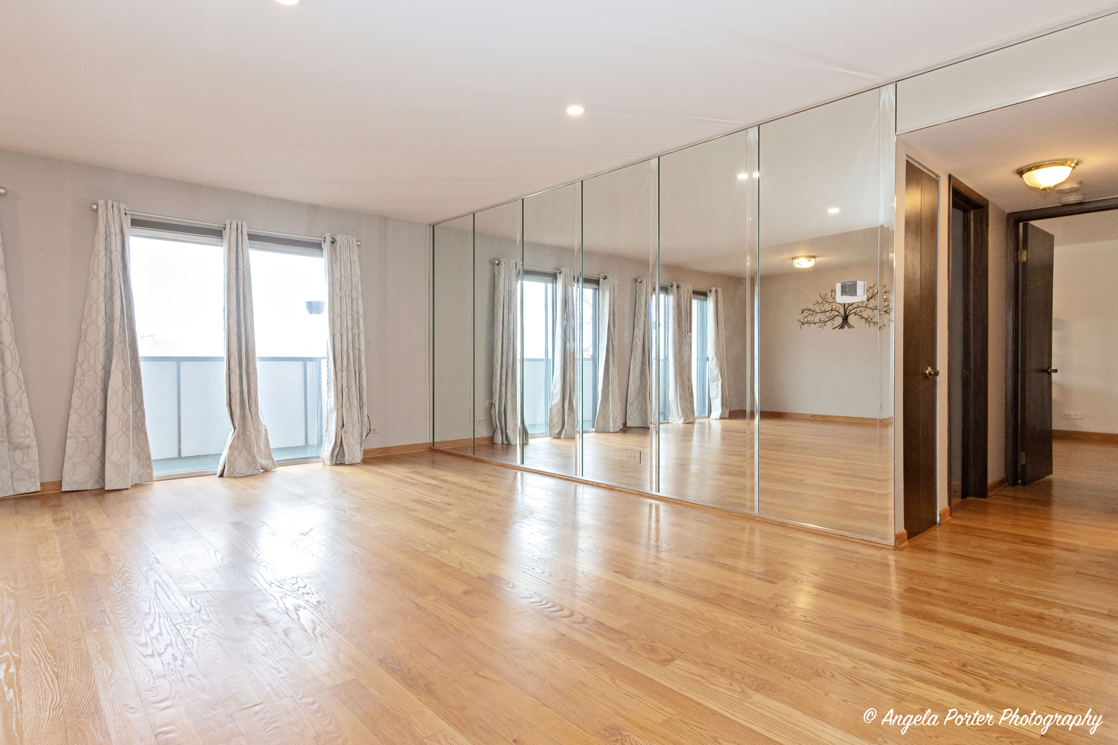 150 E Grand Avenue 302