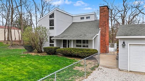 Tiny photo for 304 Eagle Bluff Drive, Oakwood, IL 61858 (MLS # 12605881)