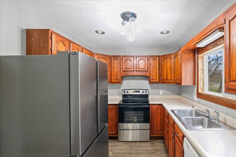 Tiny photo for 304 Eagle Bluff Drive, Oakwood, IL 61858 (MLS # 12605881)