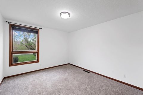 Tiny photo for 304 Eagle Bluff Drive, Oakwood, IL 61858 (MLS # 12605881)