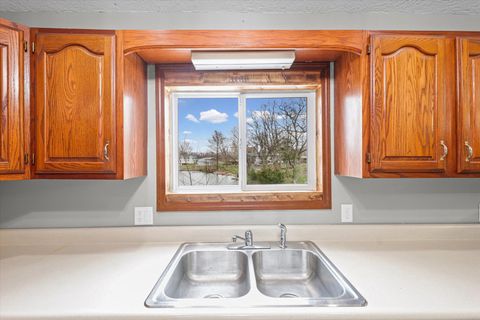 Tiny photo for 304 Eagle Bluff Drive, Oakwood, IL 61858 (MLS # 12605881)