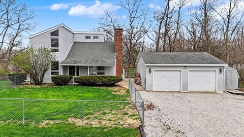 Tiny photo for 304 Eagle Bluff Drive, Oakwood, IL 61858 (MLS # 12605881)