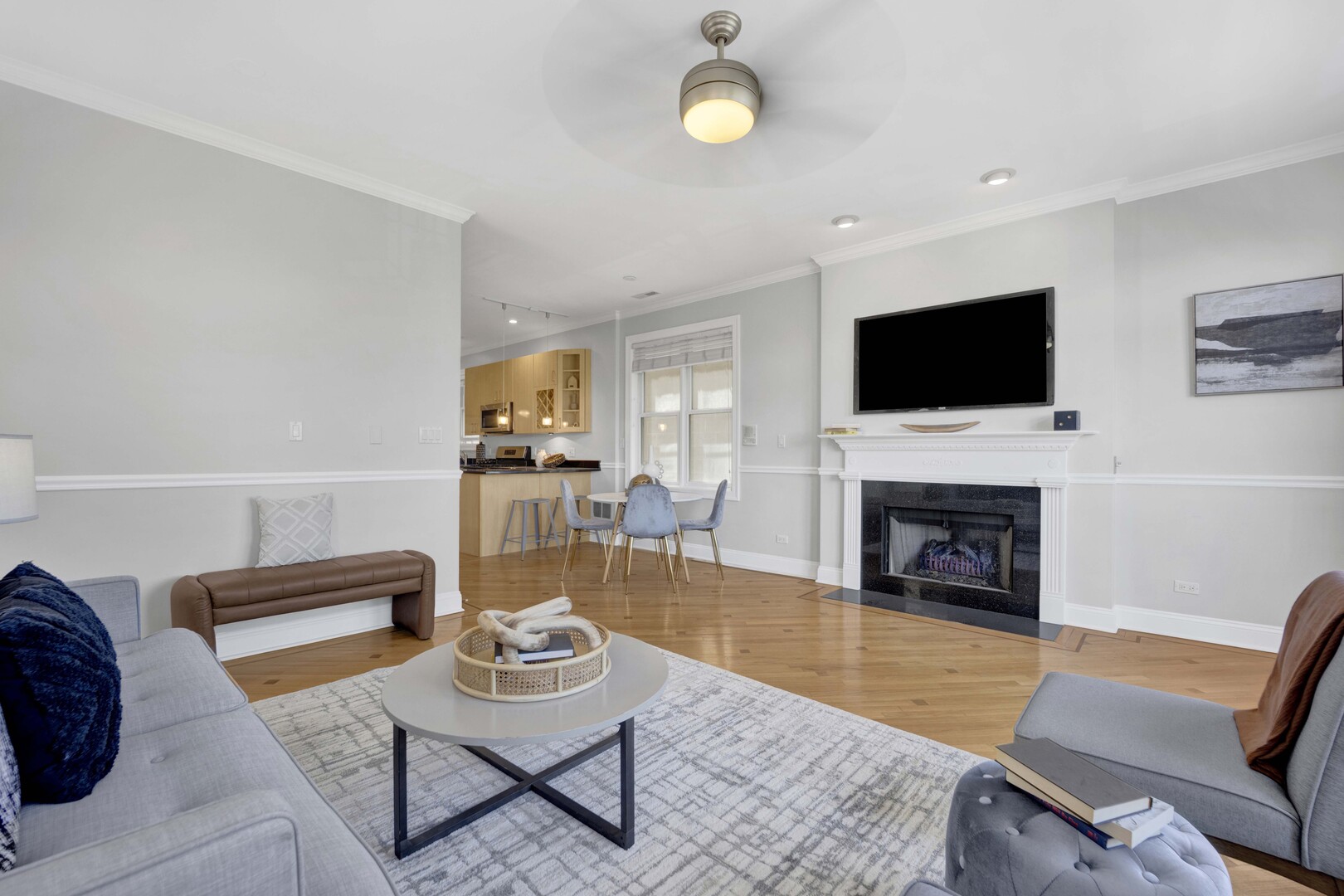 2637 W Belmont Avenue 3