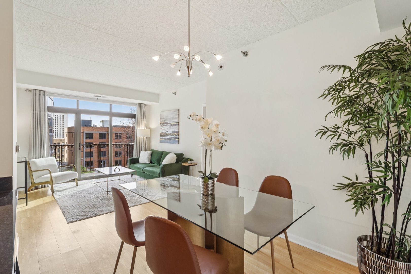 1250 S Indiana Avenue 1011