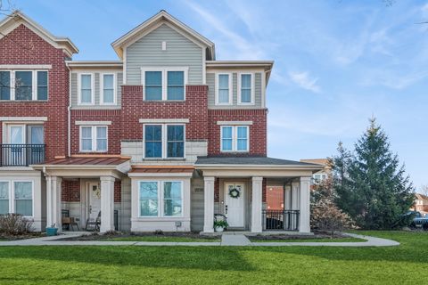 2238 S Crambourne Way Arlington Heights IL 60005