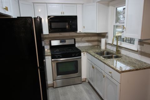 Tiny photo for 915 Hoban Avenue, Rockford, IL 61101 (MLS # 12594899)