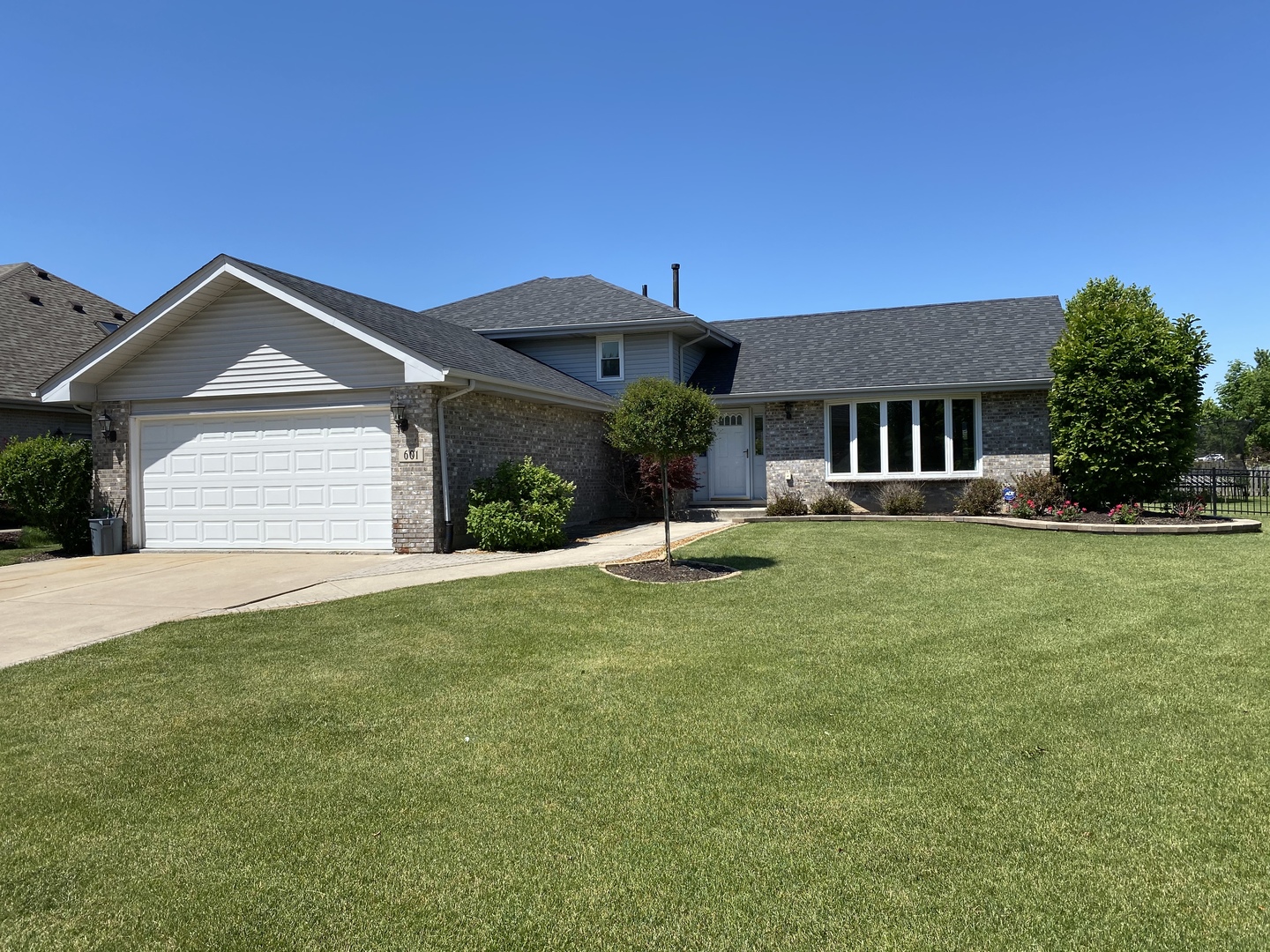 Photo 1 of 27 — 601 Vanderbilt Drive, New Lenox, IL 60451