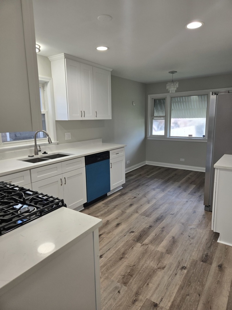 3505 W 77th Place