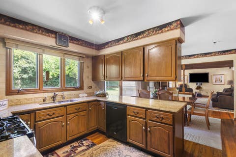 Tiny photo for 740 Cambridge Drive, Burr Ridge, IL 60527 (MLS # 12719375)