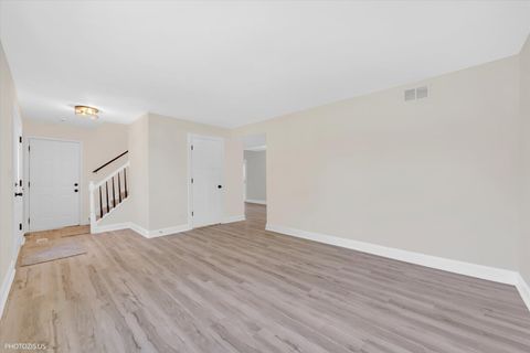 Tiny photo for 1373 Cimarron Court, Elgin, IL 60120 (MLS # 12491694)