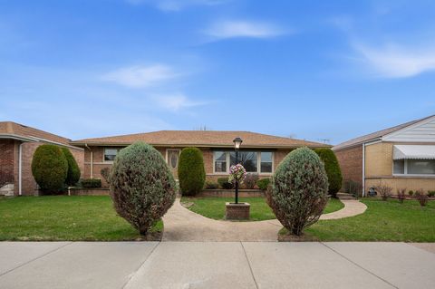 Photo of 11042 S Avenue N Ave, Chicago, IL 60617 (MLS # 12610397)
