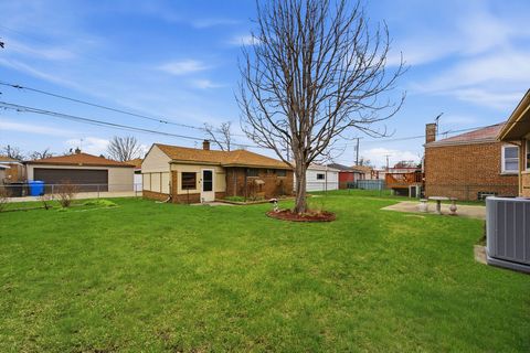 Tiny photo for 11042 S Avenue N Ave, Chicago, IL 60617 (MLS # 12610397)