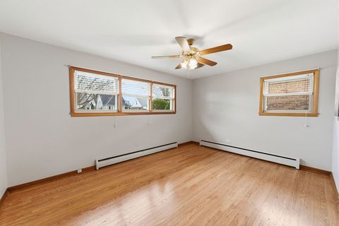 Tiny photo for 11042 S Avenue N Ave, Chicago, IL 60617 (MLS # 12610397)