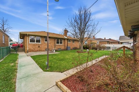 Tiny photo for 11042 S Avenue N Ave, Chicago, IL 60617 (MLS # 12610397)