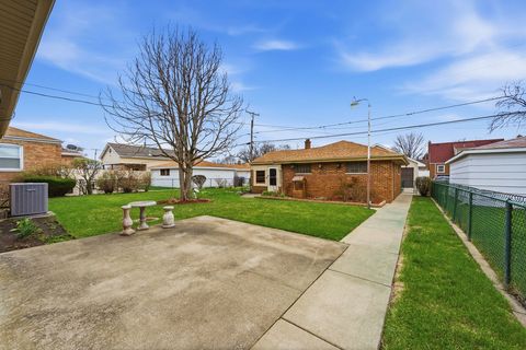 Tiny photo for 11042 S Avenue N Ave, Chicago, IL 60617 (MLS # 12610397)