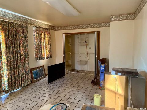 Tiny photo for 1605 W Copeland Street, Marion, IL 62959 (MLS # EB460801)