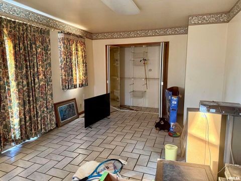 Tiny photo for 1605 W Copeland Street, Marion, IL 62959 (MLS # EB460801)