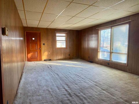 Tiny photo for 1605 W Copeland Street, Marion, IL 62959 (MLS # EB460801)