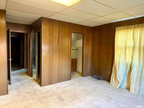 Tiny photo for 1605 W Copeland Street, Marion, IL 62959 (MLS # EB460801)