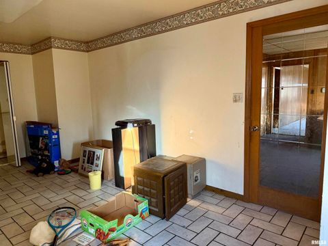 Tiny photo for 1605 W Copeland Street, Marion, IL 62959 (MLS # EB460801)