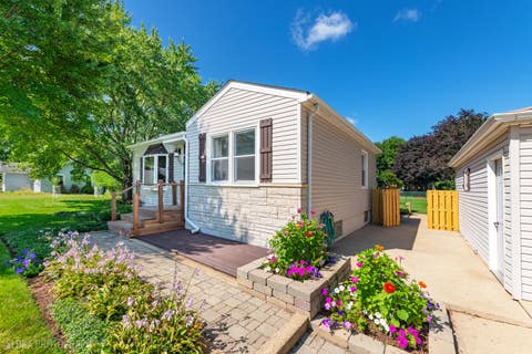 Tiny photo for 380 Charlotte Avenue, Crystal Lake, IL 60014 (MLS # 12719006)
