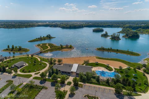 Tiny photo for 380 Charlotte Avenue, Crystal Lake, IL 60014 (MLS # 12719006)