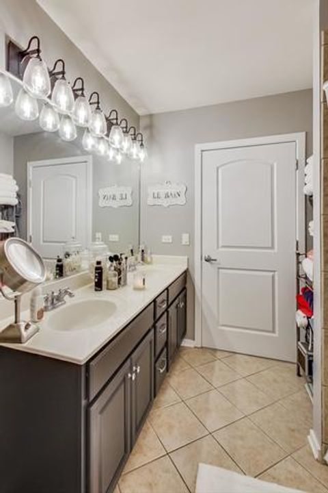 Tiny photo for 1645 W Ogden Avenue #429, Chicago, IL 60612 (MLS # 12569785)