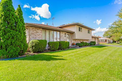 Tiny photo for 17900 65th Avenue, Tinley Park, IL 60477 (MLS # 12447196)
