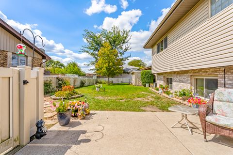 Tiny photo for 17900 65th Avenue, Tinley Park, IL 60477 (MLS # 12447196)